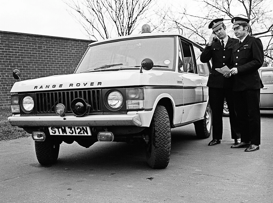 1976 Bedforshire Police Range Rover https://www.flickr.com/photos/bedfordshirepolice/