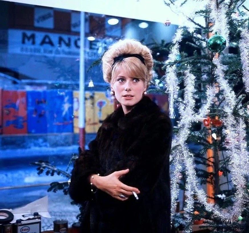 Catherine Deneuve weihnachten 1963