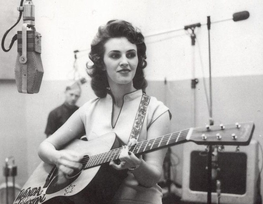 wanda jackson rockabilly rock&#039;n&#039;roll 1950er frauen sängerin musik studio http://thunderstruck.org/wanda-jackson-helped-put-the-growl-in-rockabilly/