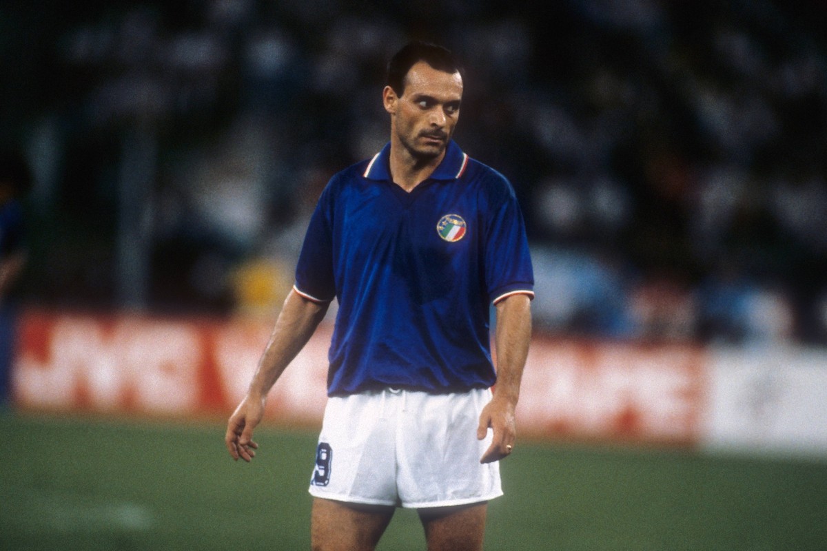 Salvatore Schillaci Italien - DEUTSCHSPRACHIGE SPORTZEITSCHRIFTEN UND -ZEITUNGEN NUR NACH R