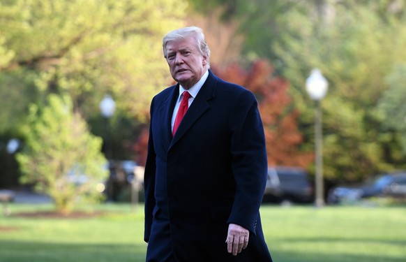 epa07509144 US President Donald J. Trump arrives back at the White House in Washington, DC, 15 April 2019. EPA/Olivier Douliery / POOL