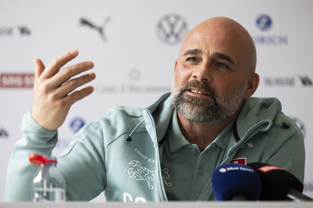 Assistenztrainer Giorgio Contini spricht waehrend einer Medienkonferenz, am Mittwoch, 20. Maerz 2024 in Cartagena, Spanien. Die Schweizer Fussball Nationalmannschaft befindet sich vom 18.3.2024 bis zu ...
