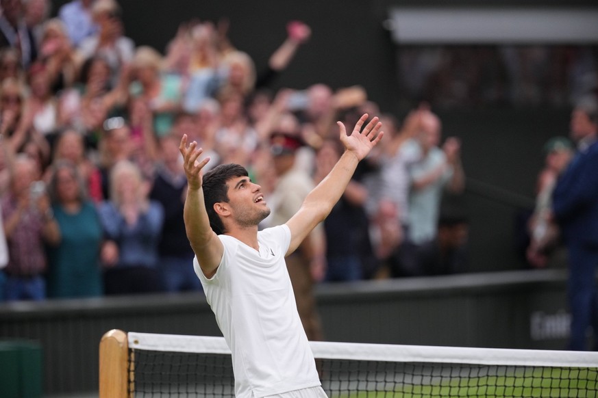 LONDON, ENGLAND - JULY 5: Carlos Alcaraz ESP celebrates during his Gentlemen s Singles Third Round match against Frances Tiafoe USA during day five of The Championships Wimbledon 2024 at All England L ...