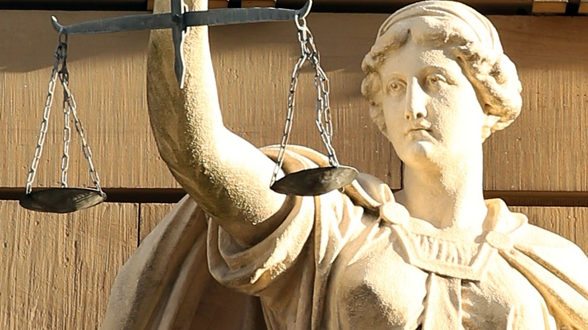 justizia gericht richter