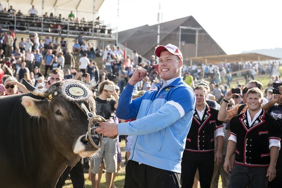 Zwei starke Munis: Siegertrophäe Wilson und Triumphator Sempach.