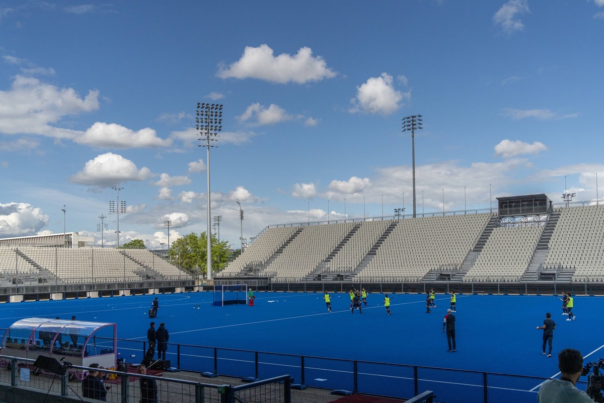 240505 -- PARIS, May 5, 2024 -- Photo taken on May 3, 2024 shows a hockey test event for the Paris 2024 Olympic Games, Olympische Spiele, Olympia, OS at the Yves-du-Manoir Stadium in Colombes, northwe ...