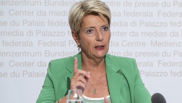 Bundesraetin Karin Keller-Sutter spricht an einer Medienkonferenz zur Vernehmlassung zur Aenderung des Bankengesetzes und der Liquiditaetsverordnung 12. August 2026, in Bern. (KEYSTONE/Peter Schneider ...