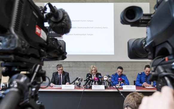 Philipp Umbricht, Leitender Oberstaatsanwalt des Kantons Aargau, Barbara Loppacher, Leitende Staatsanwaeltin der Staatsanwaltschaft Lenzburg - Aarau, Hauptmann Markus Gisin, Chef Kriminalpolizei der K ...