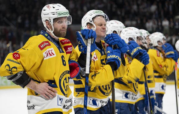 Enttaeuschter Klas Dahlbeck (HCD) im fuenften Playoff Halbfinal Eishockeyspiel der National League zwischen den ZSC Lions und dem HC Davos, am Dienstag, 8 April 2025, in der Swiss Life Arena in Zueric ...