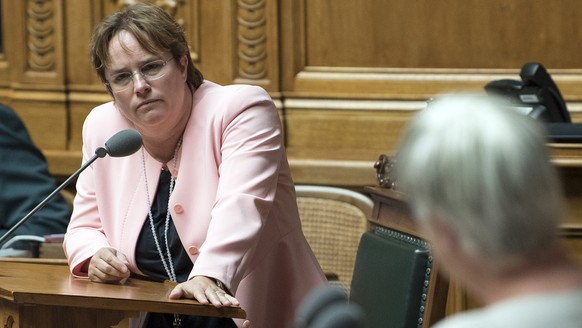 Nationalraetin Magdalena Martullo-Blocher, SVP-GR, stellt eine Frage an der Herbstsession der Eidgenoessischen Raete, am Mittwoch, 27. September 2017, in Bern.(KEYSTONE/ Peter Schneider)