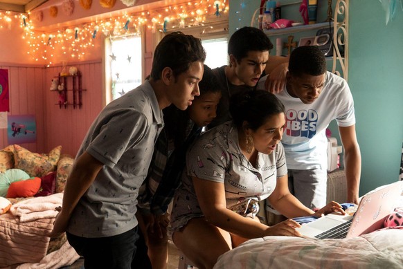 ON MY BLOCK: (L to R) JASON GENAO as RUBY, SIERRA CAPRI as MONSE, JESSICA MARIE GARCIA as JASMINE, DIEGO TINOCO as CESAR, and BRETT GRAY as JAMAL in episode 2 of ON MY BLOCK. Cr. KEVIN ESTRADA/NETFLIX ...