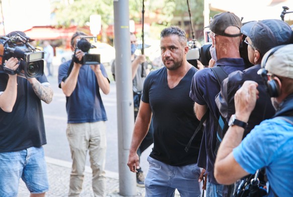 Arafat Abou-Chaker kommt zum Kriminalgericht in Berlin, Moabit, beginnt Prozess gegen vier Brueder des Abou-Chaker Clans, Abou-Chaker soll den Rapper Bushido erpresst und verletzt haben., Berlin Deuts ...