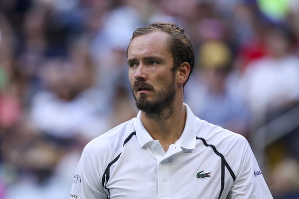 epa13218623 Daniil Medvedev of Russia reacts while in action against Frances Tiafoe of the USA during their Mens Singles round 4 match of the US Open Tennis Championships at the USTA Billie Jean King ...