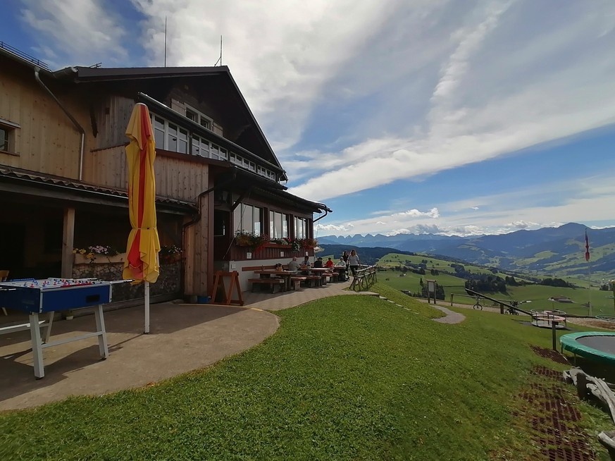 Berggasthaus Köbelisberg Wattwil Frühlingswanderungen Rauszeit