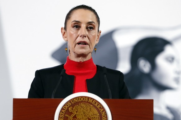 epa11815320 Mexican President Claudia Sheinbaum speaks during her daily press conference at the National Palace in Mexico City, Mexico, 09 January 2025. EPA/Mario Guzman