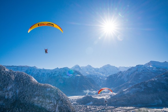 Rauszeit Wintersport ohne Schnee Paragliding, Gleitschirmfliegen Interlaken