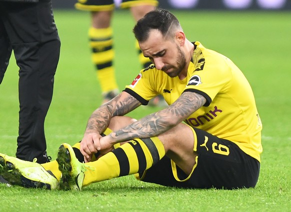 epa08017917 DortmundÂ ?s Paco Alcacer reacts during the German Bundesliga soccer match between Borussia Dortmund and SC Paderborn in Dortmund,Â Germany, 22 November 2019. EPA/DAVID HECKER (DFL regulat ...