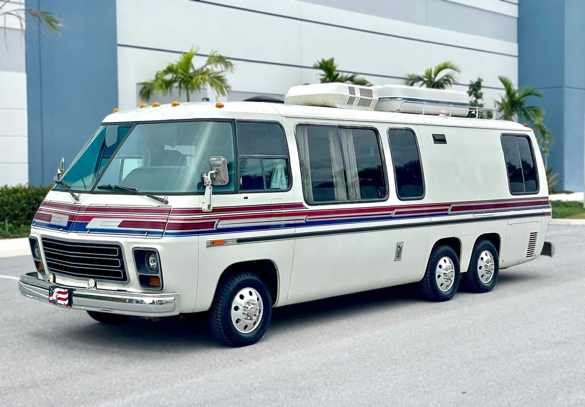 GMC Motorhome - nie war Campen schöner! 
https://www.gmcrvforsale.com/