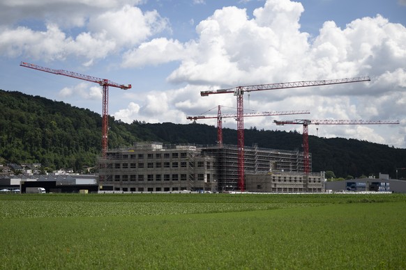 Das sich im Bau befindende Datacenter, am Freitag, 3. Juli 2026, in Beringen. Die Gruppe "Aufstaende der Allmende" wollte in Benken ein einwoechiges Widerstandscamp gegen Datacenter abhalten ...