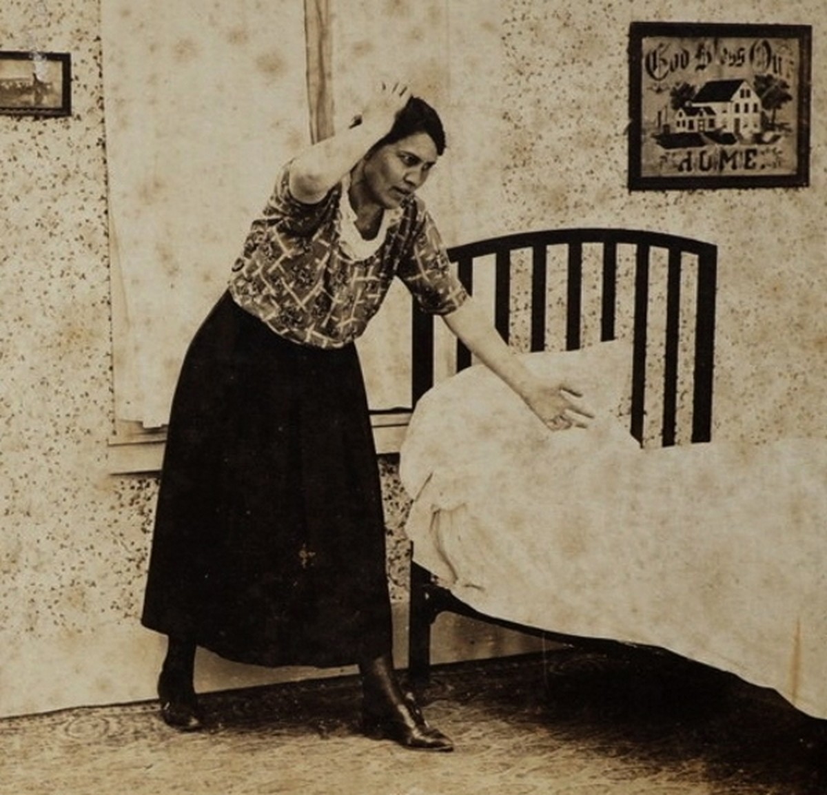 These chilling images come from a series of photographs entitled “The Goblins Will Get You If You Don’t Watch Out”, and were made sometime around 1923-1934. They tell a nightmarish tale of a little gi ...
