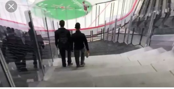 Lausanne weiht heute im Léman-Derby sein neues Eishockey-Stadion ein
Gäste Sektor top ....