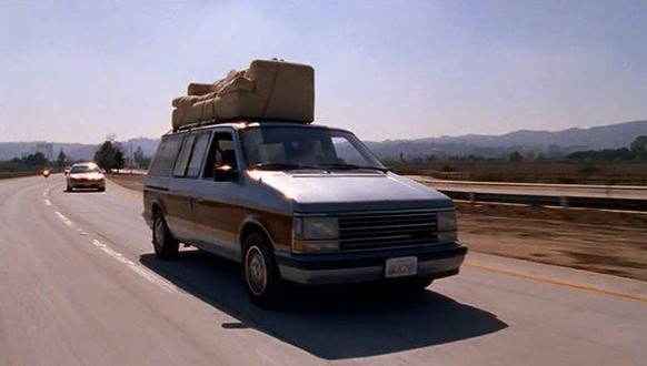 1990 Plymouth Grand Voyager LE Malcolm In the Middle auto serien 
https://www.imcdb.org/movie_212671-Malcolm-in-the-Middle.html