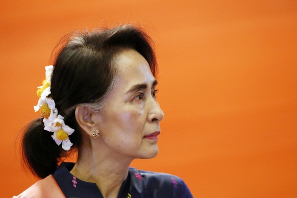 epa06201620 (FILE) - Myanmar&#039;s State Counselor Aung San Suu Kyi talks to rural youth during her peace talk conference meeting with Myanmar rural youth at the Myanmar Convention Center - 2 in Nayp ...