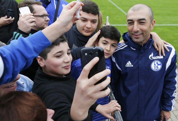 Bei den Fans sind Fotos mit dem Italo-Schweizer äusserst beliebt.