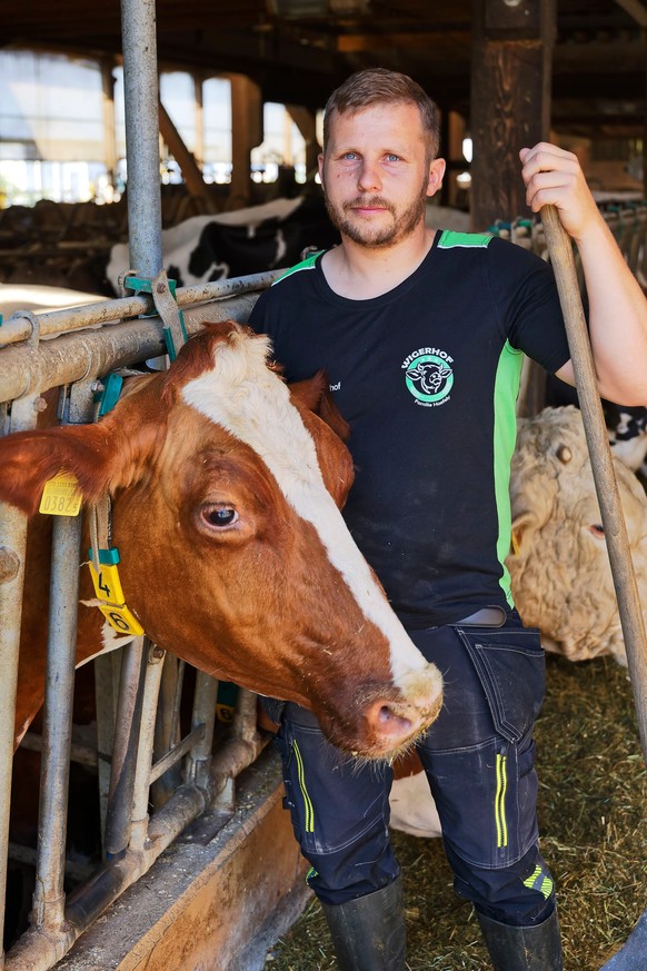 https://www.schweizheute.ch/schweiz/bauer-haefely-muss-milchkuh-dalia-zum-metzger-geben-ld.4215001
Landwirt Christoph Haefely Hägendorf SO