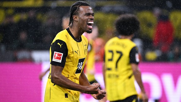 Fussball, Bundesliga, Deutschland, Herren, Saison 2024/2025, 23. Spieltag, Signal Iduna Park Dortmund: Bor. Dortmund - FC Union Berlin Jubel Carney Chukwuemeka BVB nach dem Tor zum 3:0 durch Serhou Gu ...