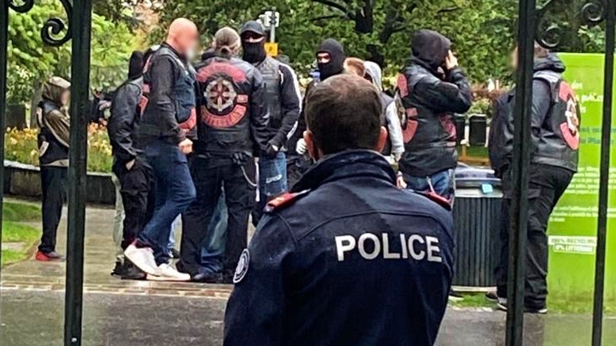 Deux Hells Angels comparaissaient lundi à Sion après une violente altercation avec un membre des Bandidos en Valais.
