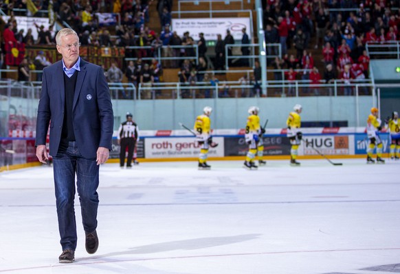 SC Bern Cheftrainer Kari Jalonen auf dem Weg in die Garderobe nach der 5-4 Niederlage in der Verlaengerung im Eishockey-Meisterschaftsspiel der National League zwischen den SC Rapperswil-Jona Lakers u ...