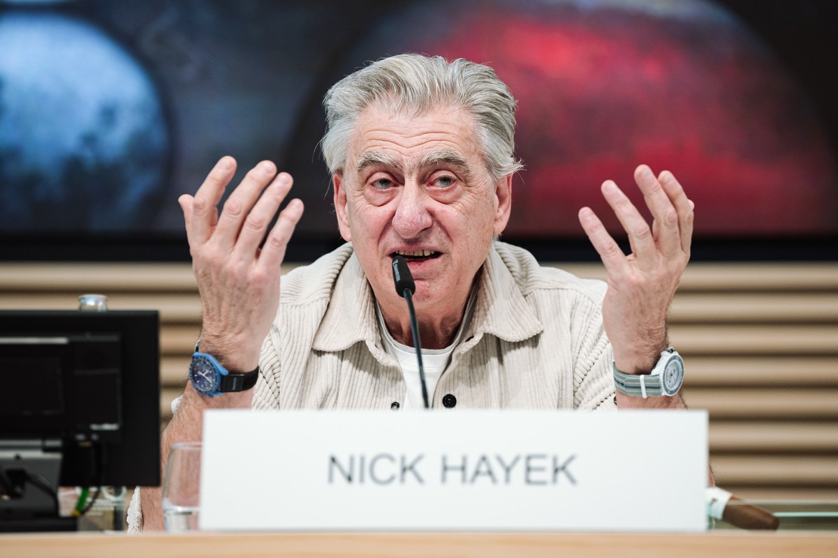Nick Hayek, CEO du Swatch Group AG, parle lors d?une conference de presse pour la presentation du bilan annuel 2023, ce jeudi 21 mars 2024, a Bienne. (KEYSTONE/Adrien Perritaz)