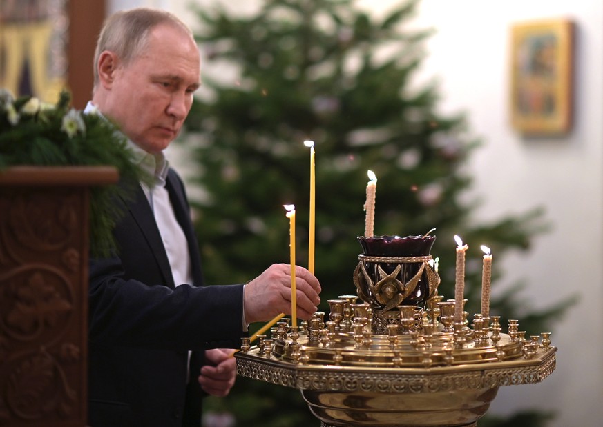 Putin bei der russisch-orthodoxen Weihnachtsfeier am 7. Januar 2022.