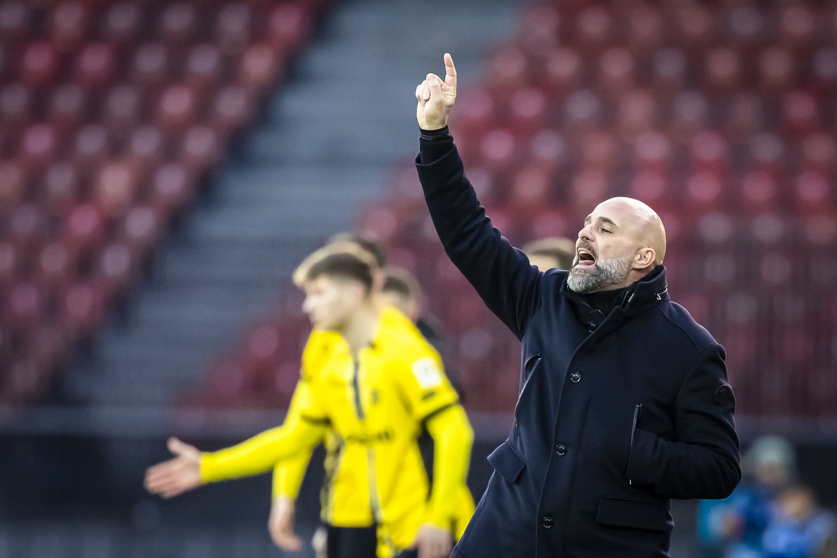 Trainer Giorgio Contini (YB) im Fussball Meisterschaftsspiel der Swiss Super League zwischen dem Grasshopper Club Zuerich, GC, und den BSC Young Boys, YB, am Sonntag, 2. Maerz 2025 im Stadion Letzigru ...