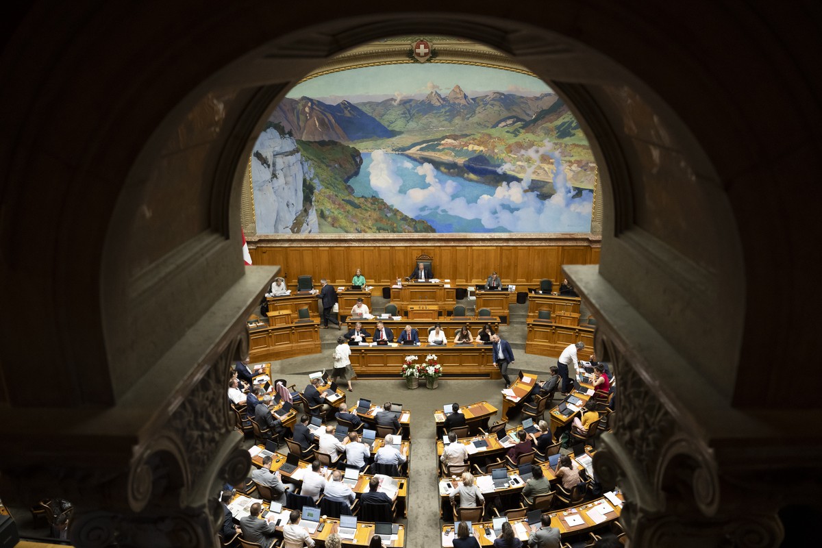Parlamentarier debattieren am letzten tag der der Sommersession der Eidgenoessischen Raete, am Freitag, 19. Juni 2026 im Nationalrat in Bern. (KEYSTONE/Anthony Anex)