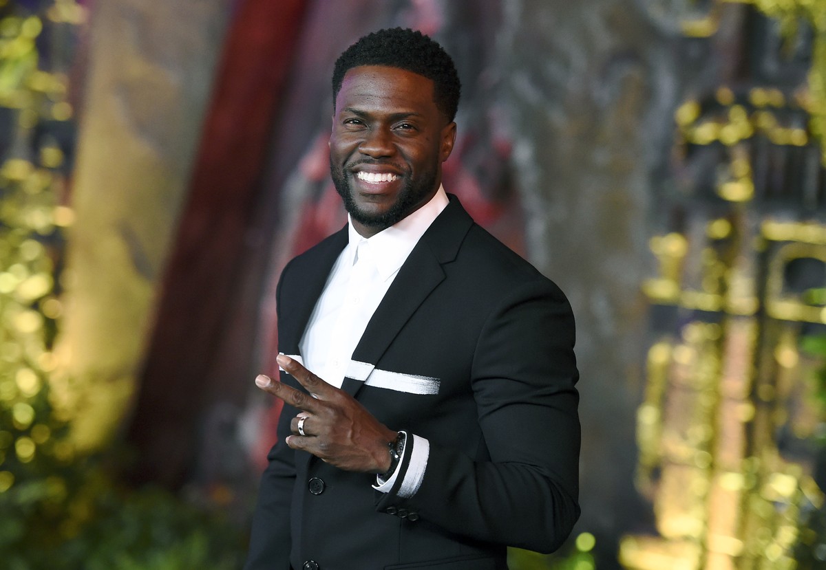 FILE - In this Dec. 11, 2017 file photo, Kevin Hart arrives at the Los Angeles premiere of "Jumanji: Welcome to the Jungle" in Los Angeles. Hart says he won’t be hosting the Academy Awards.  ...