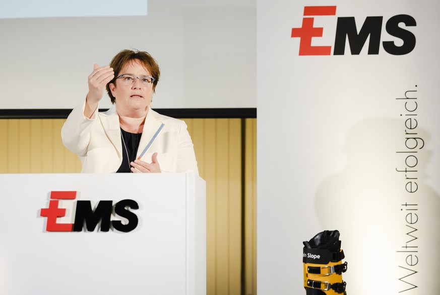 Magdalena Martullo-Blocher, CEO der Ems-Chemie spricht an der Bilanzmedienkonferenz der Ems-Gruppe am Freitag, 11. Februar 2022 in Zuerich. (KEYSTONE/Michael Buholzer)