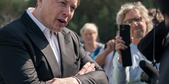 Elon Musk zwei Mal positiv auf Corona getestet und zwei Mal negativ – ab in Quarantäne?
