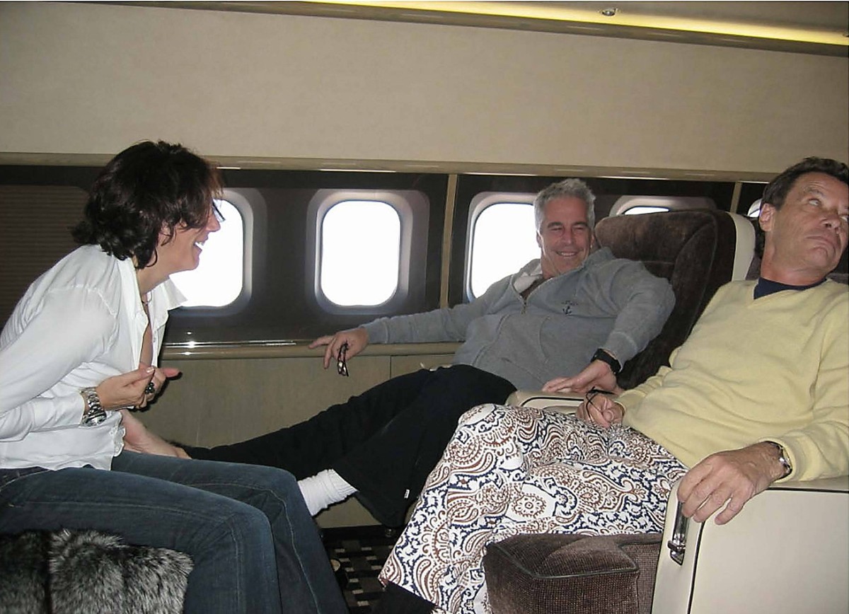 December 10, 2021: The US attorney s office has released images during the trial of Ghislaine Maxwell, 59, who faces six federal charges relating to accusations in the sexual exploitation of girls wit ...