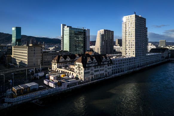 Die neue staedtische Wohnsiedlung Tramdepot Hard, neben der Limmat, am Dienstag, 7. Januar 2025 in Zuerich. Beim Escher-Wyss-Platz entsteht eine neue staedtische Wohnsiedlung: Auf das Tramdepot Hard w ...