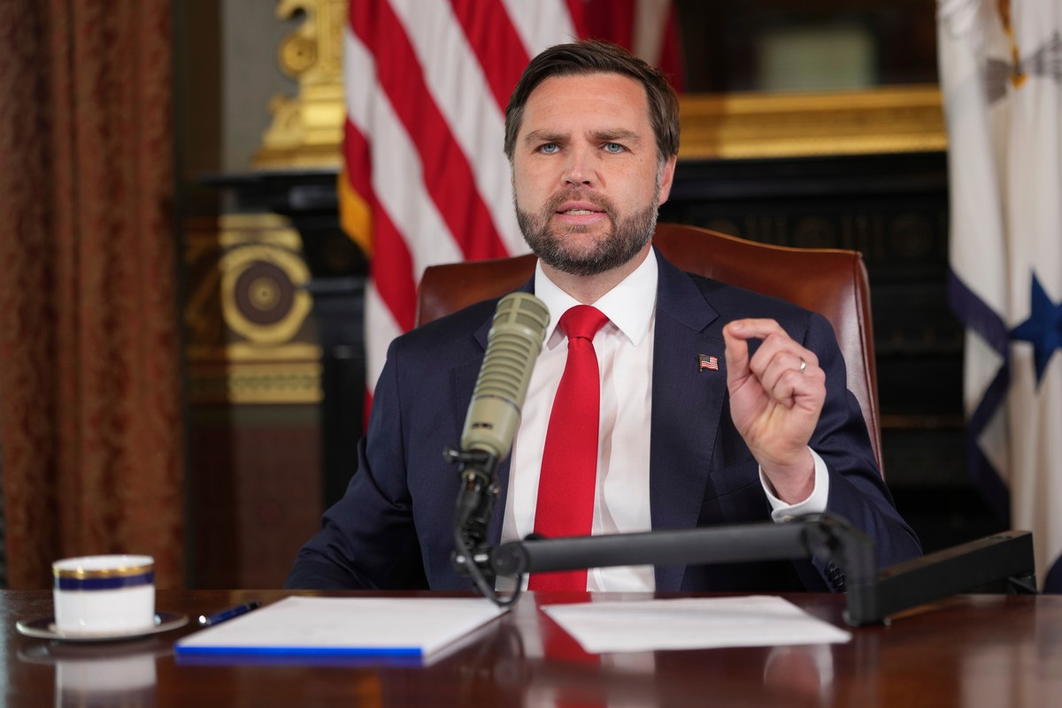 Vice President JD Vance hosts an episode of "The Charlie Kirk Show" at the White House, following the assassination of the show's namesake, Monday, Sept., 15, 2025, in Washington. (Doug ...