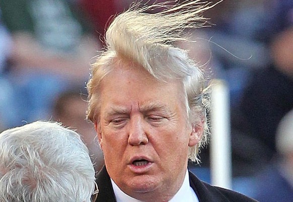 Trump prahlt über sein Haar: «Ich war Regen ausgesetzt - Wind mit 100 Km/h!»
Wie Stark der Wind wohl hier war?