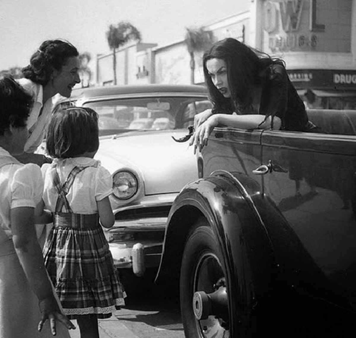 maila nurmi vampira tv horror bela lugosi hollywood 1950er fünfzigerjahre http://www.afsviewfinders.com/2015/02/the-incredible-but-true-story-of-maila.html