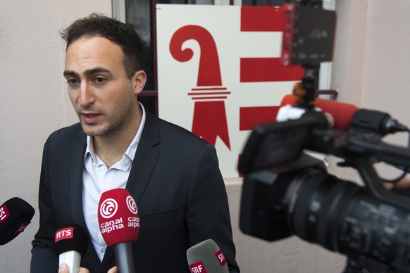 Valentin Zuber, porte-parole du comite Moutier Ville Jurassienne parle apres avoir pris connaissance du resultat du recours sur le vote du 18 juin ce lundi 5 novembre 2018 a Moutier. Le transfert de l ...