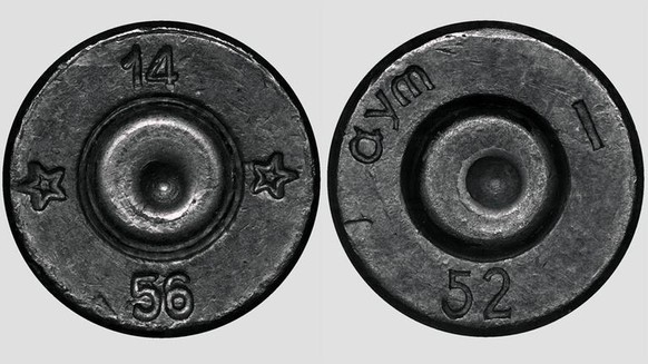 Die Munition, die am Tatort gefunden wurde, wies auf eine Faustfeuerwaffe mit Kaliber 7.62 eines ehemals tschechoslowakischen Herstellers hin.