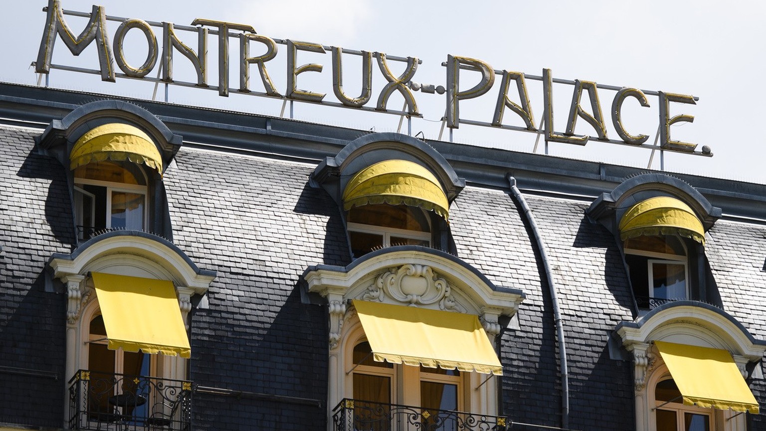 Die Fassade des Fairmont Le Montreux Palace vor der Medienkonferenz von Hotellerie Suisse, am Dienstag 7. Juni 2016 in Montreux. Die Schweizer Hotellerie muesse sich zahlreichen Herausforderungen stel ...