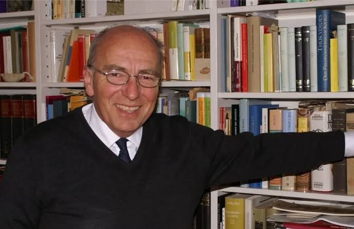 Jürg Stüssi-Lauterburg lebt ohne Handy.