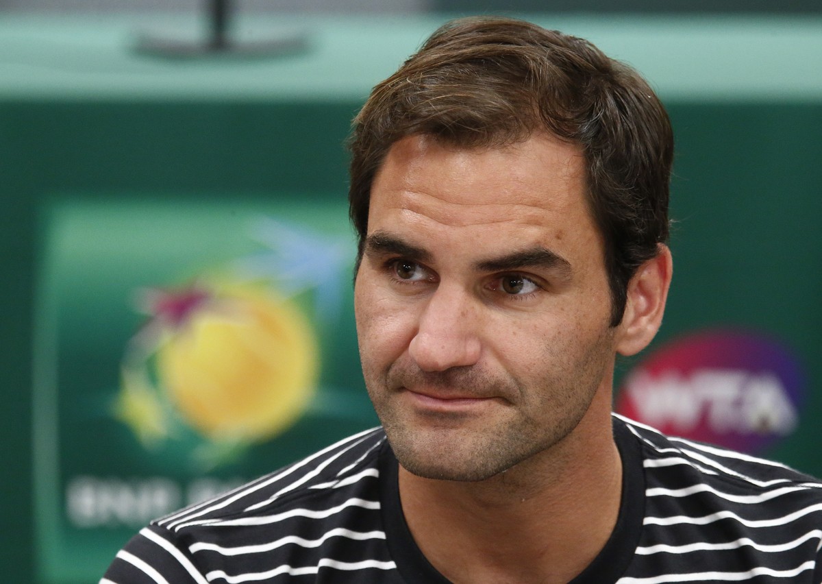 epa07418524 Roger Federer (C) of Switzerland speaks during the BNP Paribas Open Media Day round table at the Indian Well Tennis Garden in Indian Wells, California, USA, 06 March 2019. The men's a ...