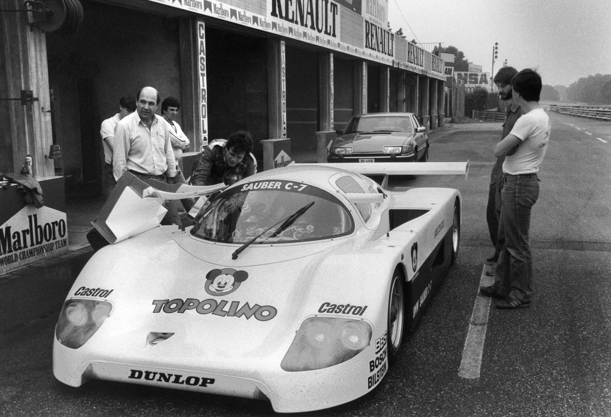 Der Hinwiler Konstrukteur Peter Sauber testet im Hinblick auf das 24-Stunden-Rennen von Le Mans auf der Rennstrecke von Monza sein neustes Modell, den 'Sauber-C-7' mit dem Maskottchen-Namen  ...